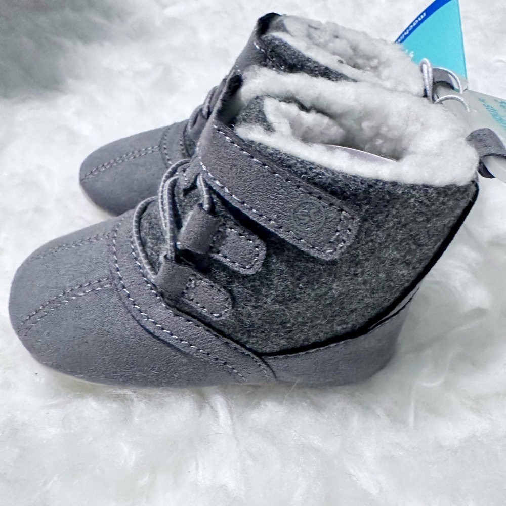Surprize By Stride Rite |  Baby Shoes Booties Size 6-12M - Picture 2 of 5